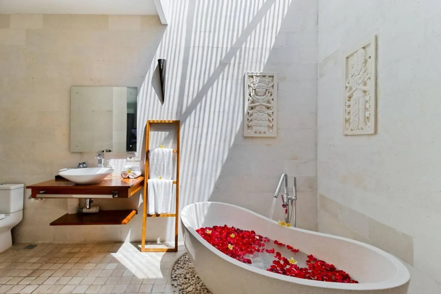 Villa Miro - Luxury, 3 Bed, Central Seminyak